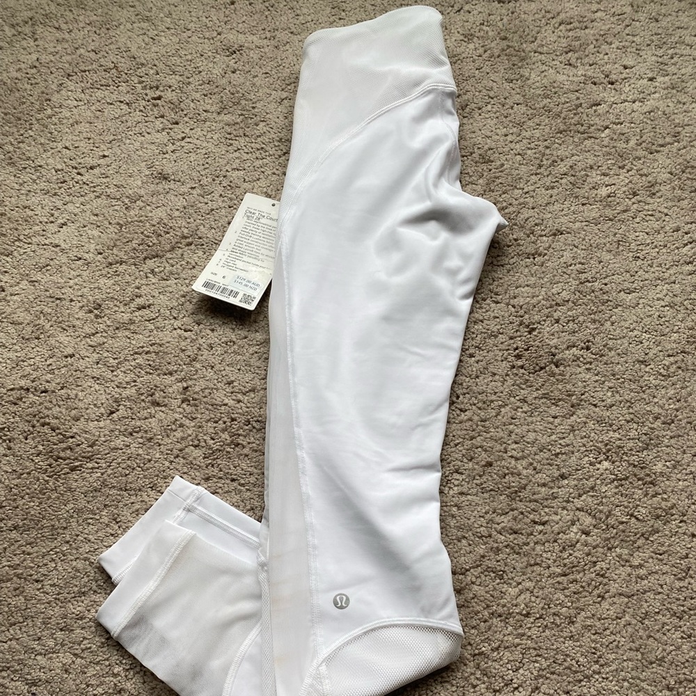 NWT Lululemon Clear the Court HR 28”